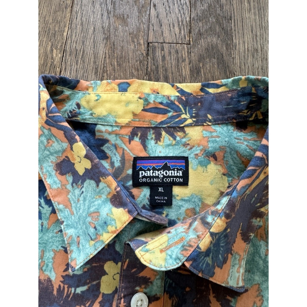 Patagonia Mens XL Organic Cotton Short Sleeve Floral Tropical Button Up Shirt - Picture 4 of 4